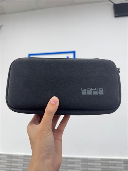 Go Pro 11 Black - Màu đen - Pin phù nhẹ - Ngoại hình 98% - Body, kèm đế + dây sạc, túi đựng