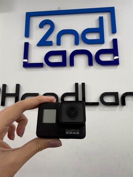 Go pro Hero 7 - Màu đen - Ngoại hình 96% - Trầy cấn nhiều , rách nút cao su nút mode , màn chết nhiều pixel - Kèm 1 pin , 1 case chống nước , 1 phụ kiện đeo ngực , 1 dock sạc đôi , 1 chân tripod 1