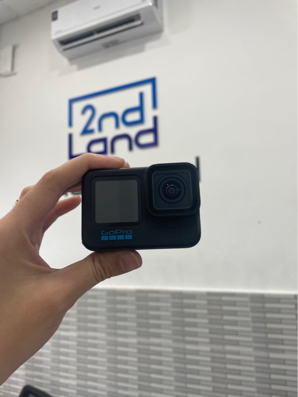 Gopro 10 - Màu đen - Ngoại hình: 97% - Kèm dock sạc + 6 pin linh kiện