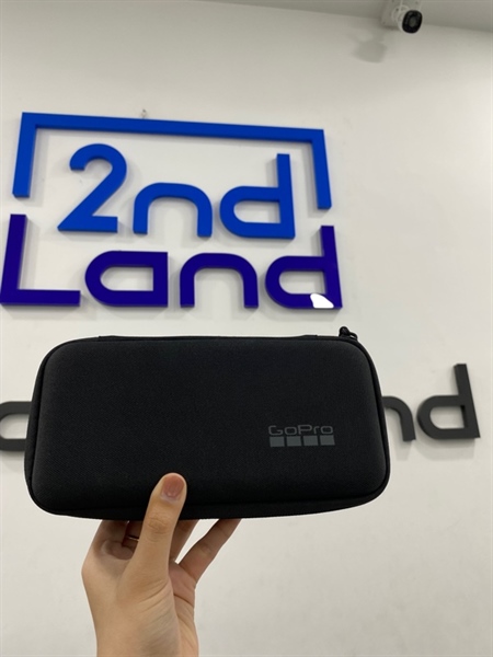 Gopro 11 - Màu đen - Ngoại hình 98% - Kèm túi đựng , 3 pin , 1 đế sạc đôi , 1 thẻ 128GB 3