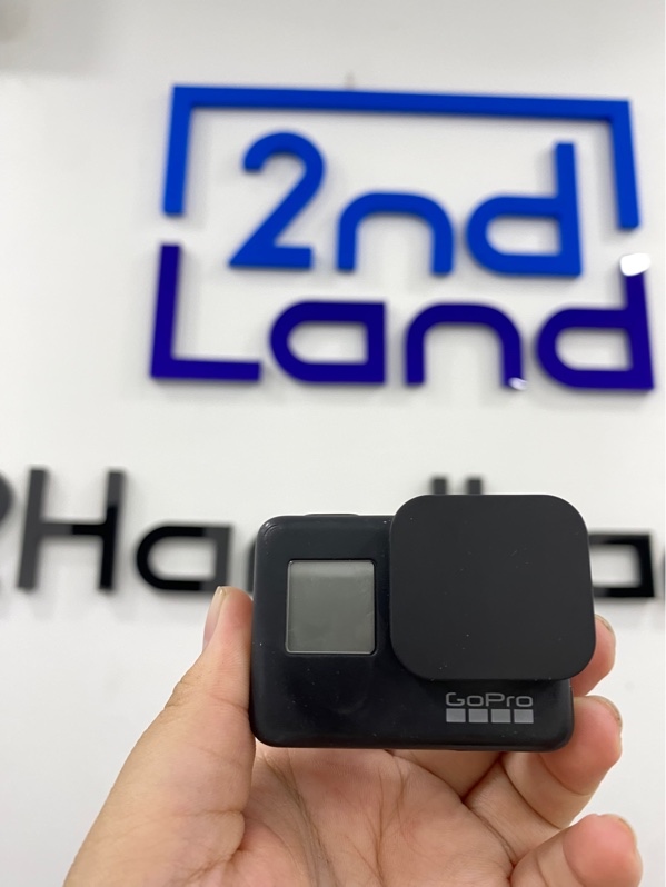 Gopro 7 - Màu đen - Ngoại hình 97% - Màn trầy nhẹ , xuống màu - Kèm túi , khung , dock sạc , dây sạc , 2 pin ( 1 pin phù ) , 1 thẻ 64gb , adapter sandisk , chụp cam
