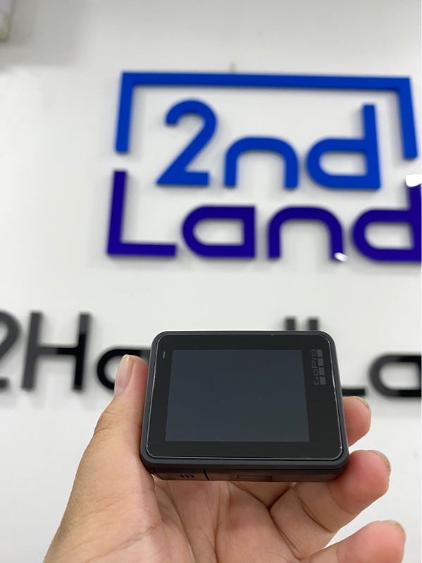Gopro 7 - Màu đen - Ngoại hình 97% - Màn trầy nhẹ , xuống màu - Kèm túi , khung , dock sạc , dây sạc , 2 pin ( 1 pin phù ) , 1 thẻ 64gb , adapter sandisk , chụp cam