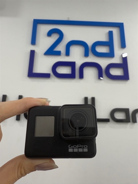 Gopro 7 - Màu đen - Ngoại hình 98% - Kèm 1 pin zin phồng , 2 pin linh kiện (1 bị phồng)