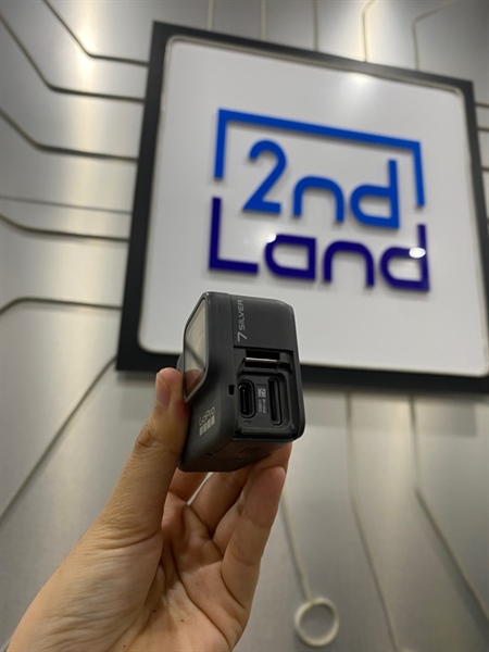 Gopro 7 Silver - Màu xám đen - Ngoại hình: 97% - Mất nắp đậy - Body - Kèm ốp 2
