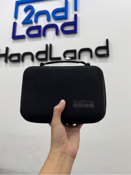 Gopro 8 Black - Màu đen - Ngoại hình 97% - Kèm 3 pin( pin c phù, chai) + Hộp sạc Telesin + 2 case bảo vệ + Dây đeo ngực + Túi đựng 3