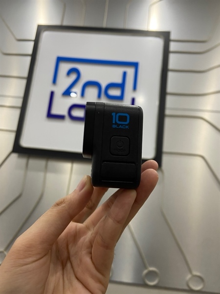 Gopro Black 10 - Màu đen - Ngoại hình: 98% - Trầy màn trước 1 tí - Kèm 3 pin ( 2 pin telesin 1 pin zin ) + túi 1