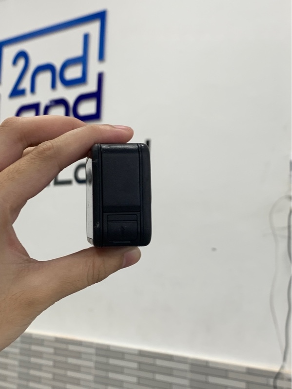 Gopro black 11 - Màu đen - Ngoại hình: 97% - Kèm thẻ nhớ 128gb + 1 pin + túi