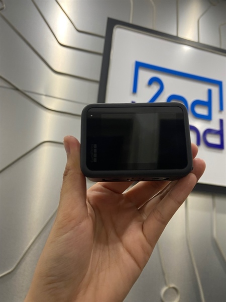 Gopro Black 11 - Màu đen - Ngoại hình: 98% - Kèm túi + 1 Pin + thẻ nhớ 128GB 2