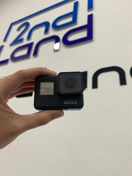 GoPro Black 7 - Màu đen - Ngoại hình: 97% - Body, kèm 2 pin chai nhẹ ( quay được 20p 2K ) + đế sạc