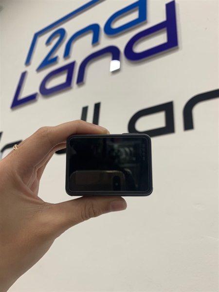 GoPro Black 7 - Màu đen - Ngoại hình: 97% - Body, kèm 2 pin chai nhẹ ( quay được 20p 2K ) + đế sạc 2