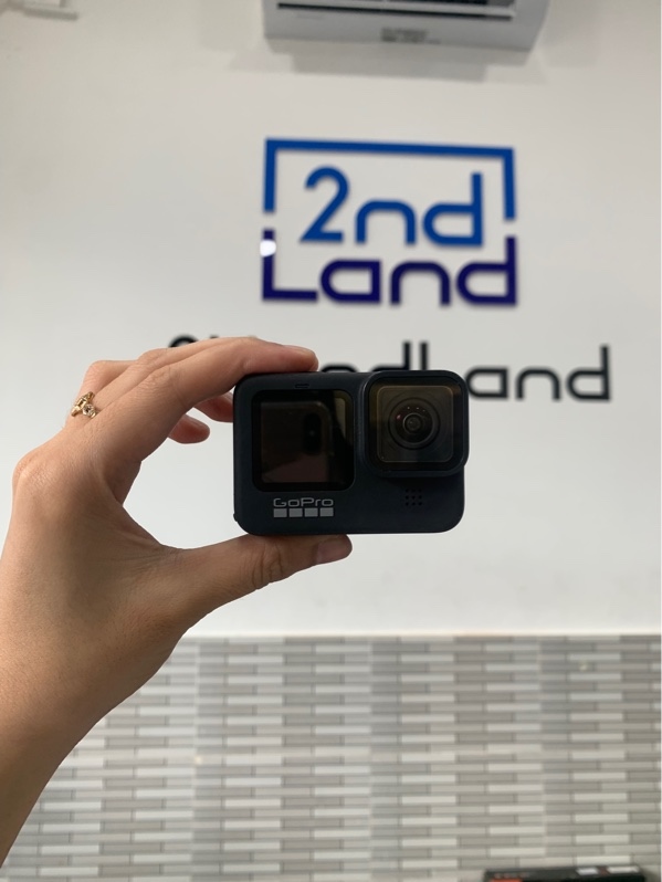 GoPro black 9 - Màu đen - Ngoại hình: 97% - Kèm 3 pin, 1 pin phù nhẹ