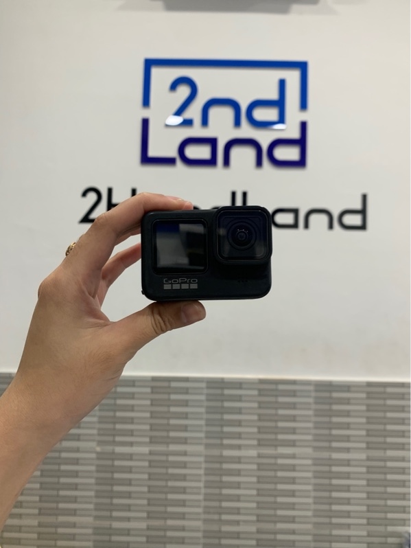 Gopro black 9 - Màu đen - Ngoại hình: 98% - Kèm 3 pin (1 pin phồng), 1 sạc, khung media mode