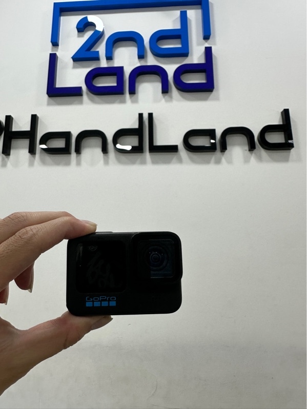 GoPro Hero 10 Black - Màu đen - Ngoại hình 97% - Loa rè nhẹ - Kèm Pin yếu