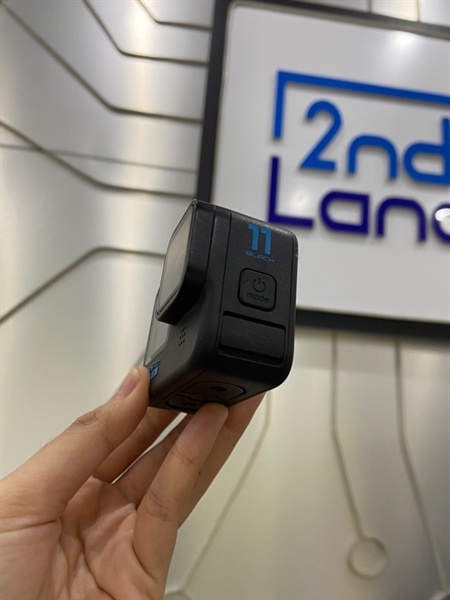 Gopro Hero 11 Black - Màu đen - Ngoại hình: 98% - Kèm 1 pin + thẻ 64GB + cáp sạc + hộp chống sốc 1