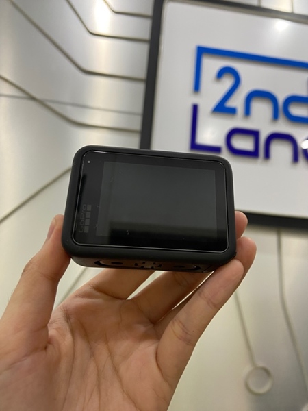 Gopro Hero 11 Black - Màu đen - Ngoại hình: 98% - Kèm 1 pin + thẻ 64GB + cáp sạc + hộp chống sốc 2