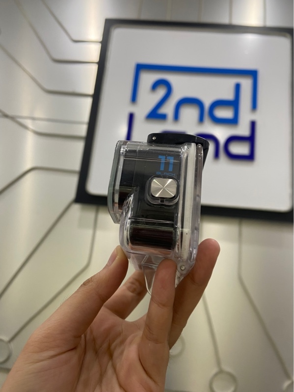 Gopro Hero 11 Black - Màu đen - Ngoại hình: 98% - Mất nắp micro - Kèm 1 pin zin, 1 pin beston, dock sạc 3 pin telesin, case bảo vệ, túi