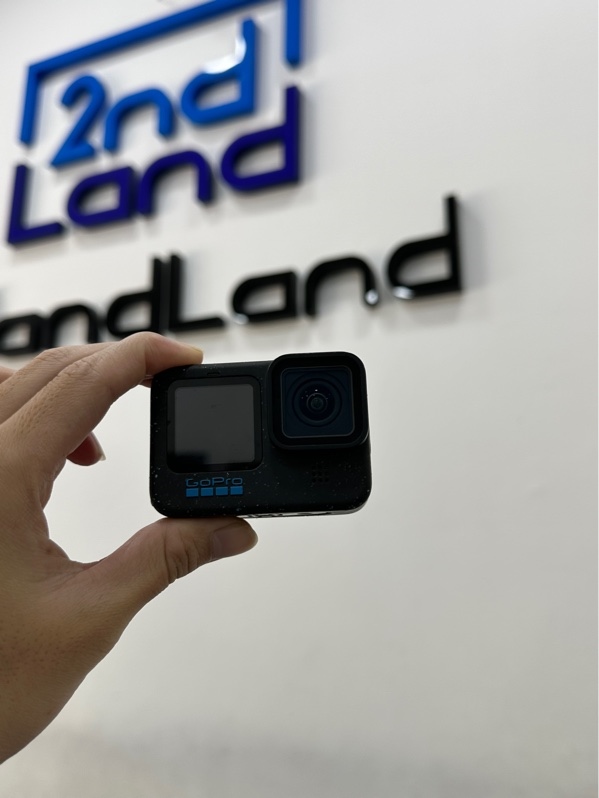 GoPro Hero 12 Black - Màu đen - Ngoại hình 97% - Kèm 2 pin LK chai + 1 dock sạc + 1 gậy tripod