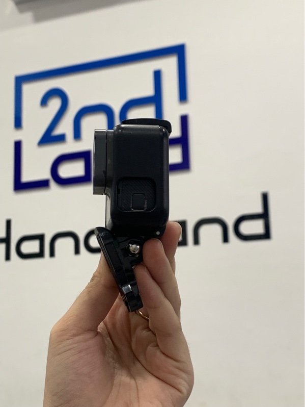 Gopro Hero 5 - Màu xám - Ngoại hình: 96% - Trầy kính cam - Kèm 1 pin + gậy selfie
