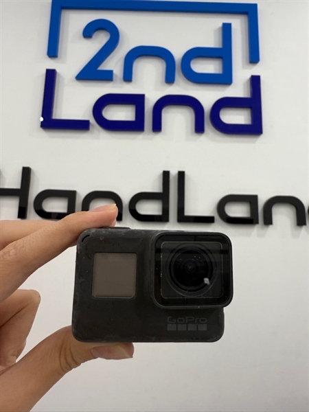 Gopro Hero 6 - Màu đen - Ngoại hình: xấu - Tróc nút mode - Kèm 3 pin ( 2 zin , 1 linh kiện ) + dock sạc 3 pin + 2 case