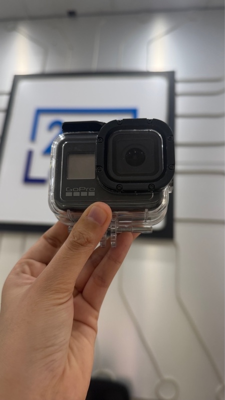 Gopro hero 8 black - Bản combo - Màu đen - Ngoại hình: 97% - Xước, 2 pin phồng nhẹ - Kèm dock sạc, 2 pin, gậy tay cầm, ngàm, túi vải