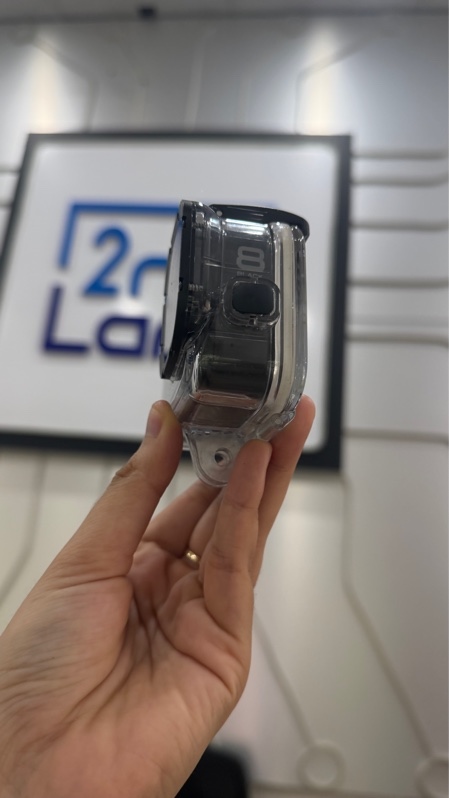 Gopro hero 8 black - Bản combo - Màu đen - Ngoại hình: 97% - Xước, 2 pin phồng nhẹ - Kèm dock sạc, 2 pin, gậy tay cầm, ngàm, túi vải