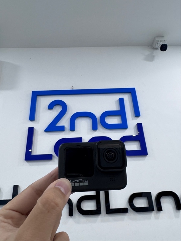 Gopro hero 9 black - Màu đen - Ngoại hình 97% - Trầy xước, pin hơi yếu - Kèm 1 pin, 1 cáp , 1 túi