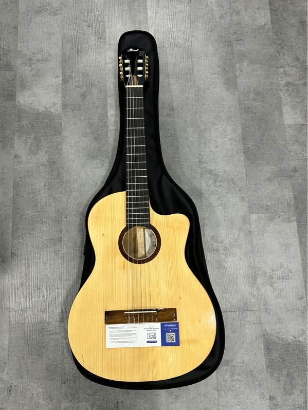 Guitar Classic gia công Sài Thành - Màu gỗ vàng nâu - Ngoại hình 98% - Kèm túi