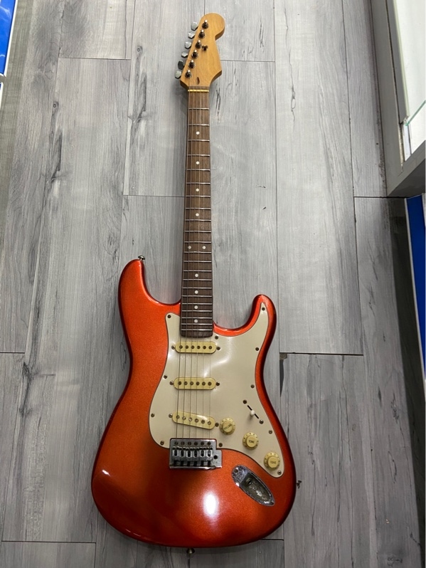 Guitar điện No Name - Màu nâu - Ngoại hình: 97% - Xước thân - Kèm túi