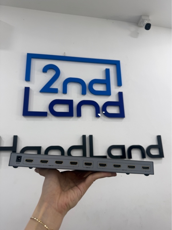 HDMI Splitter 1x8 3D 4kx2k - Model DT-7148 - Màu bạc - Ngoại hình98% - Mốc nhẹ bề mặt - FullBox