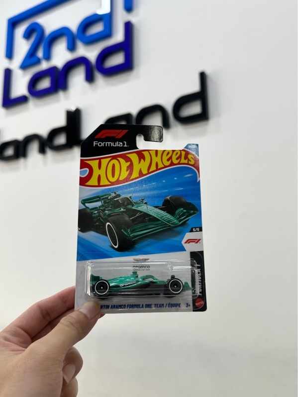 Hot Wheels Aston Martin Aramco Formula One Team - Màu xanh lá - Newseal