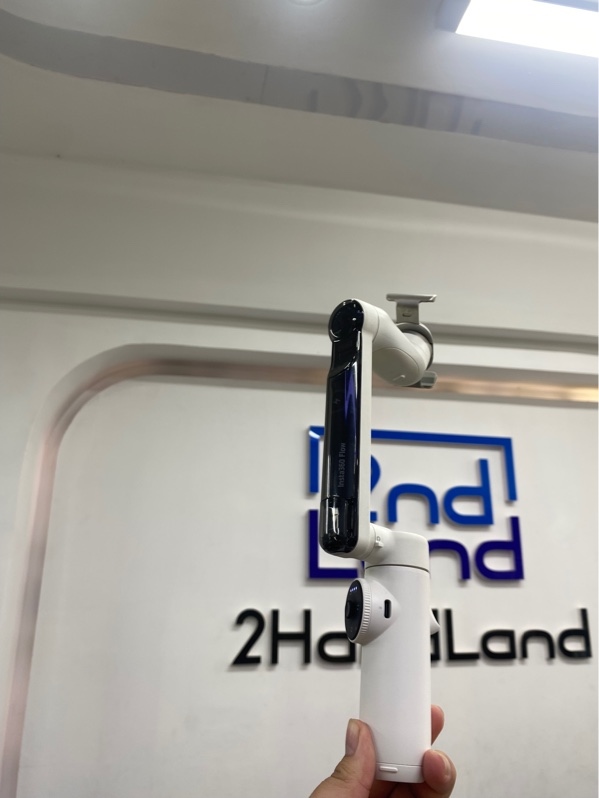 Insta360 Flow - Màu trắng - Ngoại hình 97% - Ố vàng - Kèm box