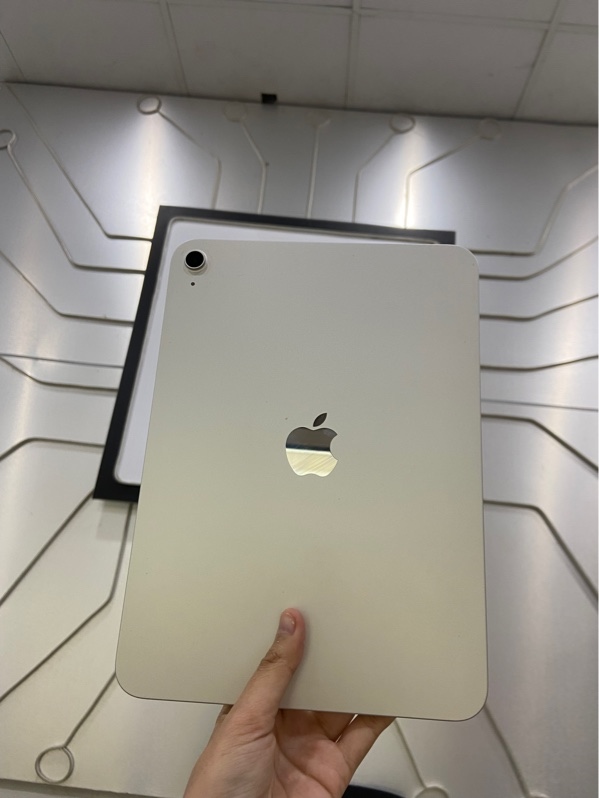 iPad A16 - ZA/A - 128GB - Bản Wifi - Pin 99% - Màu bạc - Ngoại hình: 98% - Kèm Box
