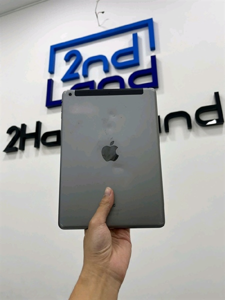 iPad Air 1 - LL/A - 16GB - IOS 12.7 - Bản 4G - Pin 87% - Màu bạc - Ngoại hình 97% - Màn bụi phản quang bầm - Body