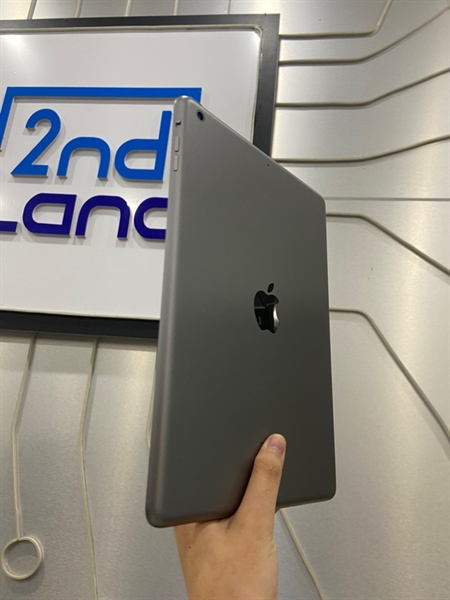 iPad Air 1 - LL/A - 32GB - Pin 81% - Màu xám - Ngoại hình: 97% - Body 1
