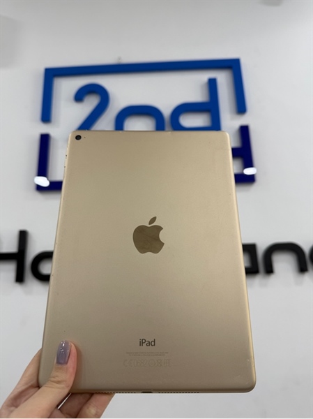 iPad air 2 - B/A - IOS 15.8.4 - Wifi - 16GB - Màu vàng - Pin 94% - Ngoại hình 98% - Màn hồng , hở sáng , phản quang - , nút home yếu - Kèm sạc