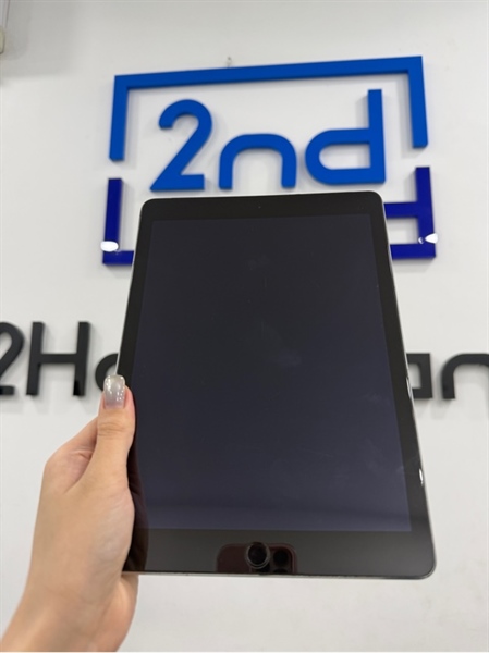 iPad Air 2 - LL/A - IOS 15.8.4 - 4G - 64GB - Màu xám - Pin thay 100% - Ngoại hình 97% - Màn ám hồng , màn trầy , hở màn - Body 2