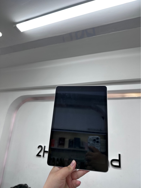 iPad Air 3 - 4G - LL/A - IOS 18.6.2 - 256GB - Màu bạc - Pin 91% - Ngoại hình 97% - ám hồng, 1 đốm phản quang - Body