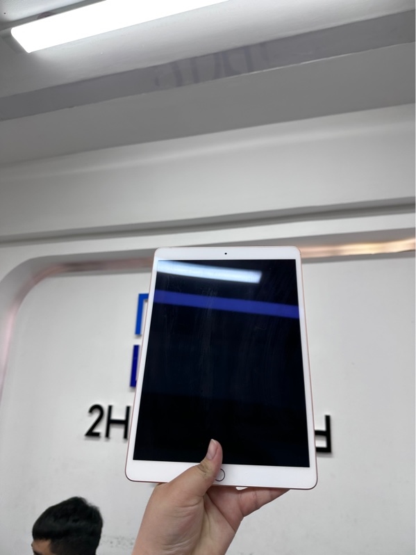iPad Air 3 - 4G - LL/A - IOS 26.5 - 256GB - Màu hồng - Pin 83% chu kỳ sạc 676 - Ngoại hình 97% - màn ám hồng, phản quang nhẹ - Body