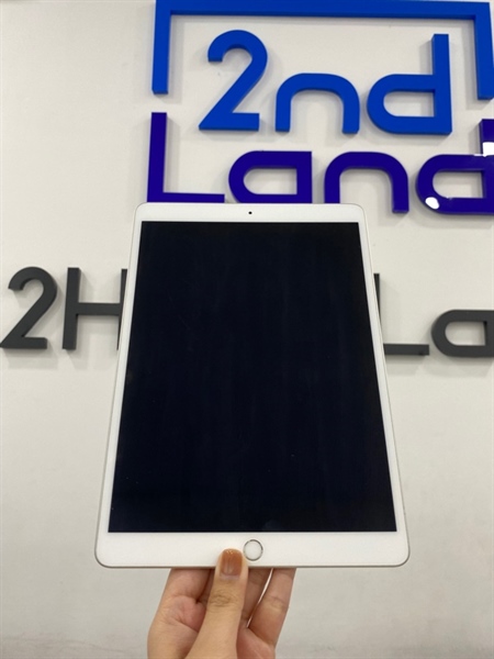iPad Air 3 - J/A - IOS 18.2.1 - 4G - 64GB - Màu bạc - Pin 89% - Ngoại hình 97% - Tróc sơn viền,màn phản quang đốm nhỏ - Body 1