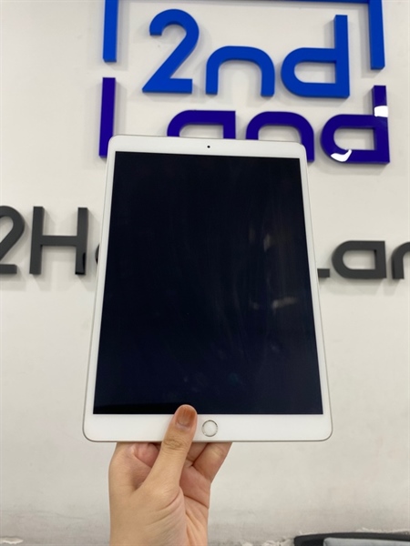 iPad Air 3 - J/A - IOS 18.2 - 4G - 64GB - Màu bạc - Pin 94% - Ngoại hình 97% - Cấn góc, ám vàng - Body 1
