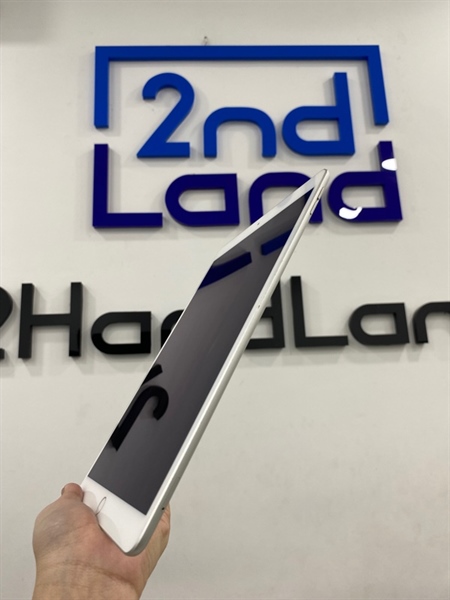 iPad Air 3 - J/A - IOS 18.2 - 4G - 64GB - Màu bạc - Pin 94% - Ngoại hình 97% - Cấn góc, ám vàng - Body 2