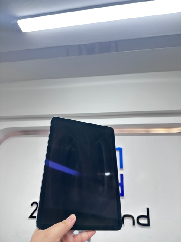 iPad Air 4 - 5G - ZA/A - IOS 26.3 - 256 GB - Màu xám - Pin 82% - Ngoại hình 97% - Cong nhẹ, 1 đốm phản quang - Body