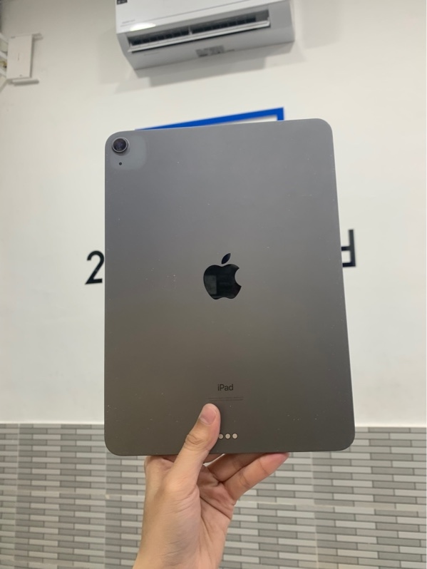 iPad air 4 - LL/A - 64GB - Màu xám - Pin 82% chu kì sạc 727 lần - Ngoại hình: 97% - Màn phản quang, ám hồng, màn trầy, cong sườn - Body