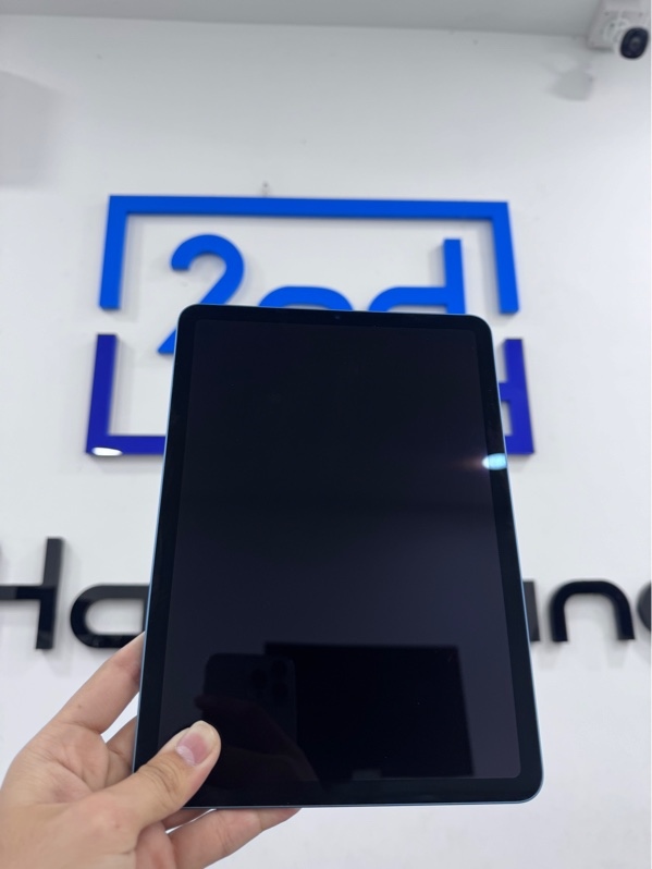 iPad Air 5 - LL/A - IOS 26.5 - Bản wifi - 64GB - Màu xanh - Pin 84% - Ngoại hình 98% - Màn hồng nhẹ - Body