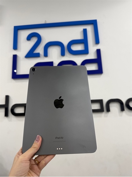 iPad Air 5 - ZA/A - IOS 26.2.1 - Wifi - 64gb - Màu xám - Pin 86% - Ngoại hình 97% - Màn xước nhẹ , cấn góc , viền ám vàng - Body