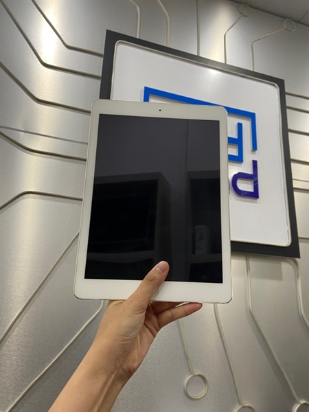 iPad Air Gen 1 - J/A - 16GB - IOS 12.5 - Bản 3G - Pin 86% - Màu bạc - Ngoại hình: 97% - màn ép kính - Body 2