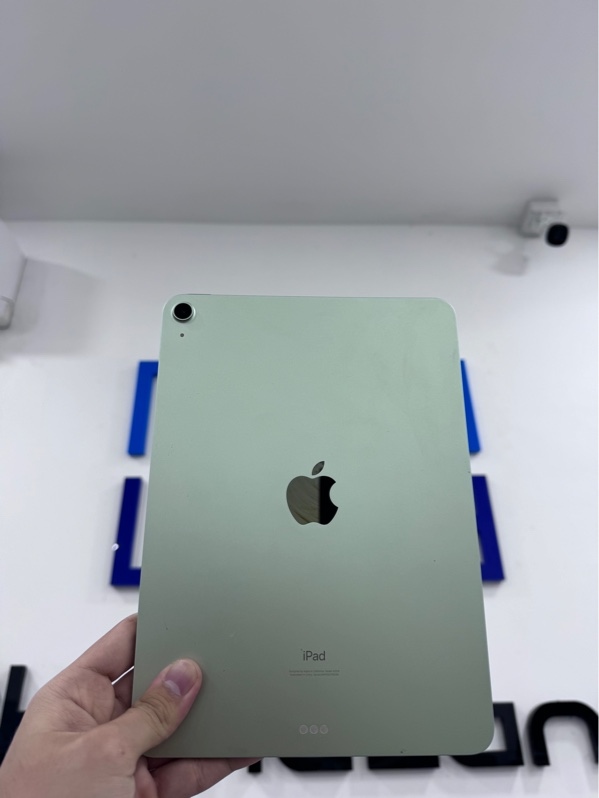 iPad Air gen 4 - ZA/A - IOS 26.5 - Wifi - 64GB - Màu xanh - Pin thay 100% - Ngoại hình 97% - Trầy cấn góc, màn ám hồng, phản quang - Body