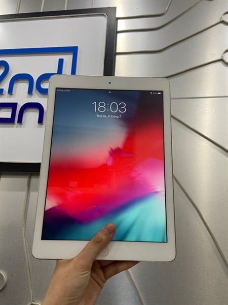 iPad Air - J/A - 16GB - 4G - Pin 83% - Màu trắng - Ngoại hình: 97% - viền ám - Body 2