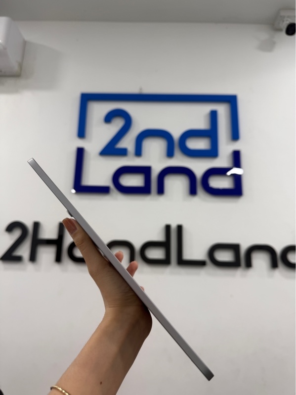 iPad Air M3 11 inch - ZA/A - Wifi - 128GB - Màu bạc - Pin 98% chu kì sạc 94 - Ngoại hình 98% - Kèm Box , dây sạc - còn bảo hành apple 26/10/2026