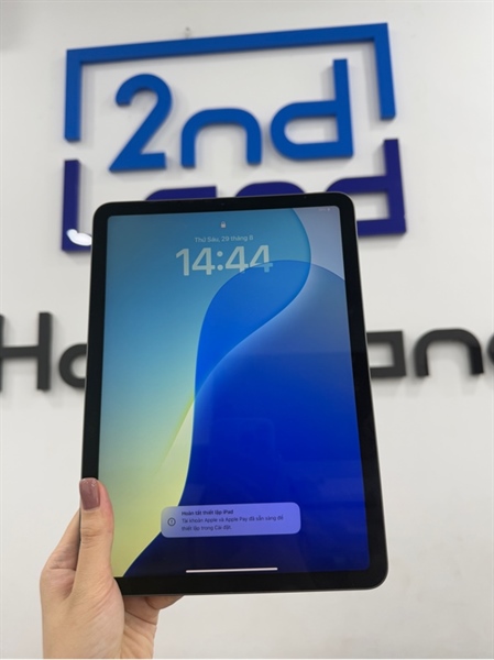 iPad Air thế hệ 4 - LL/A - IOS 18.0 - Wifi - 64GB - Màu xám - Pin 88% - Ngoại hình 97% - Màn ám hồng , màn trầy - Body 2